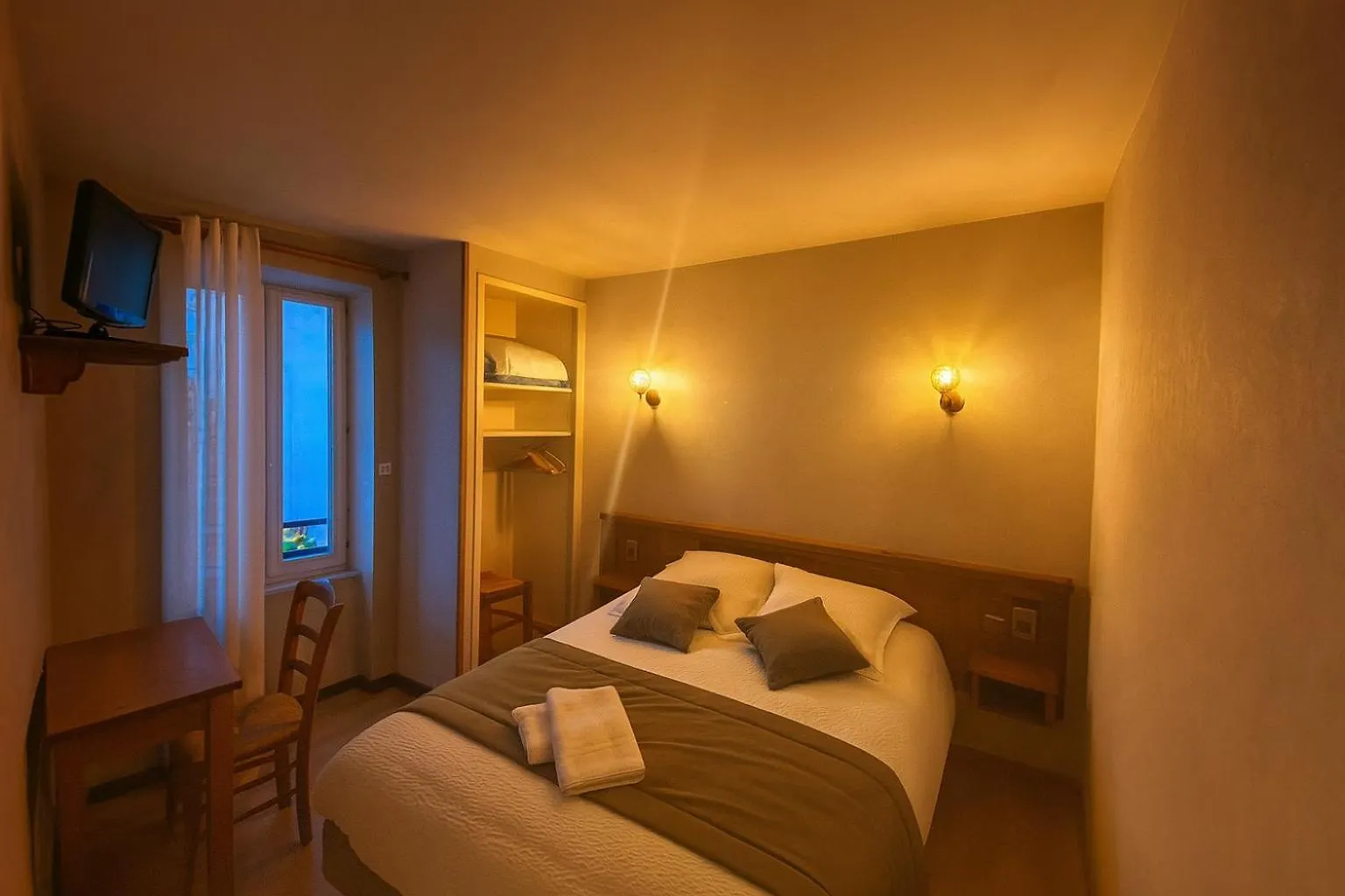 Le Relais De Lassouts 0*,  Francia